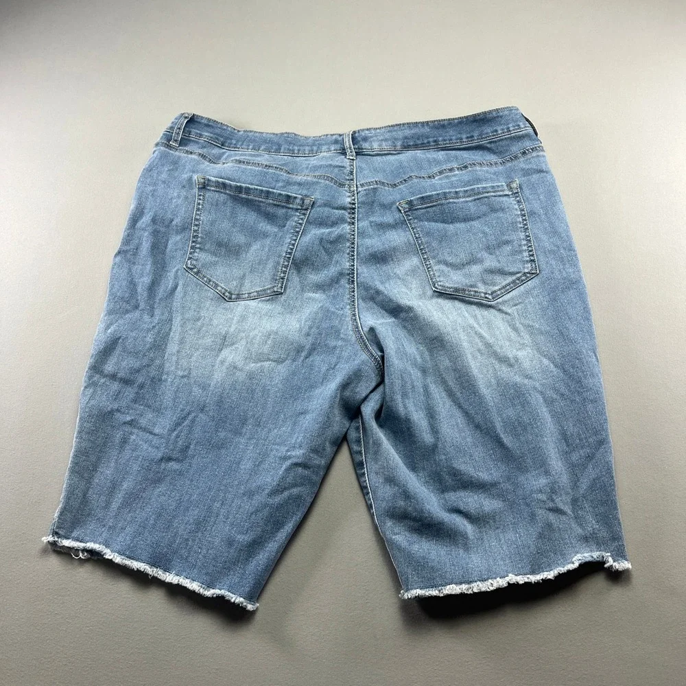 D&Co Bermuda Shorts Womens 20W Blue Denim Cotton Stretch Frayed Hem High Rise